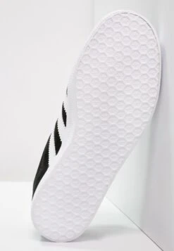 Adidas Originals Gazelle Unisex - Zapatillas - Black 16 Adidas Originals Gazelle Unisex - Zapatillas - Black -Toni Pons Ventas 526d308d920841a698c5d00f9591e7c3