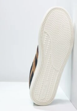 Gola Equipe - Zapatillas - Navy/Tobacco 12 Gola Equipe - Zapatillas - Navy/Tobacco -Toni Pons Ventas 57b3614db3214ecba4095f874f21f33b