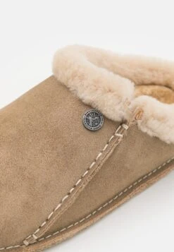 Birkenstock Zermatt Premium Unisex - Pantuflas - Taupe 13 Birkenstock Zermatt Premium Unisex - Pantuflas - Taupe -Toni Pons Ventas 59f1a0eac53d4aaca25d86b7f2832a75