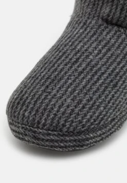 Pier One Unisex - Pantuflas - Dark Grey -Toni Pons Ventas 5a68366d04ce4e2b9a6826093156381f