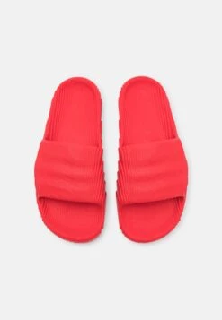 Adidas Originals Adilette 22 Unisex - Chanclas De Baño - Better Scarlet/Footwear White 11 Adidas Originals Adilette 22 Unisex - Chanclas De Baño - Better Scarlet/Footwear White -Toni Pons Ventas 9a095996f3344012840953f88c59113d