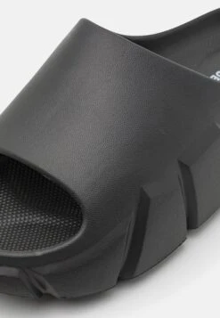 Steve Madden Charge - Chanclas De Baño - Black -Toni Pons Ventas d188a71c1dc0497dafa5cb3898b02740