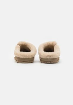 Birkenstock Zermatt Premium Unisex - Pantuflas - Taupe 10 Birkenstock Zermatt Premium Unisex - Pantuflas - Taupe -Toni Pons Ventas e63212de946448d59c5e6f36b78534d9